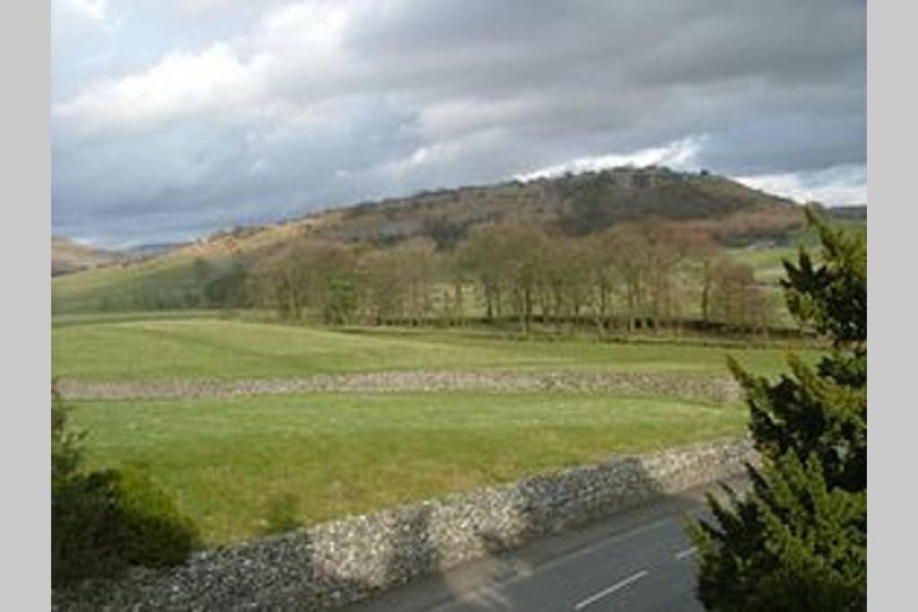 5 Star Cottage On The Green With Log Burner - Dog Friendly Austwick Zewnętrze zdjęcie
