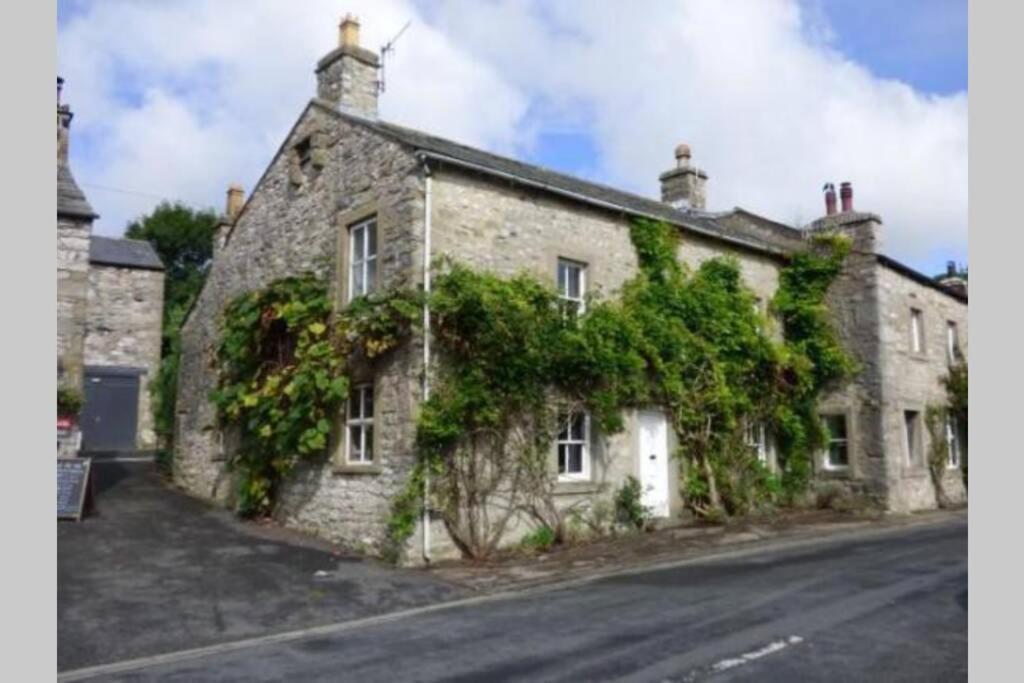 5 Star Cottage On The Green With Log Burner - Dog Friendly Austwick Zewnętrze zdjęcie