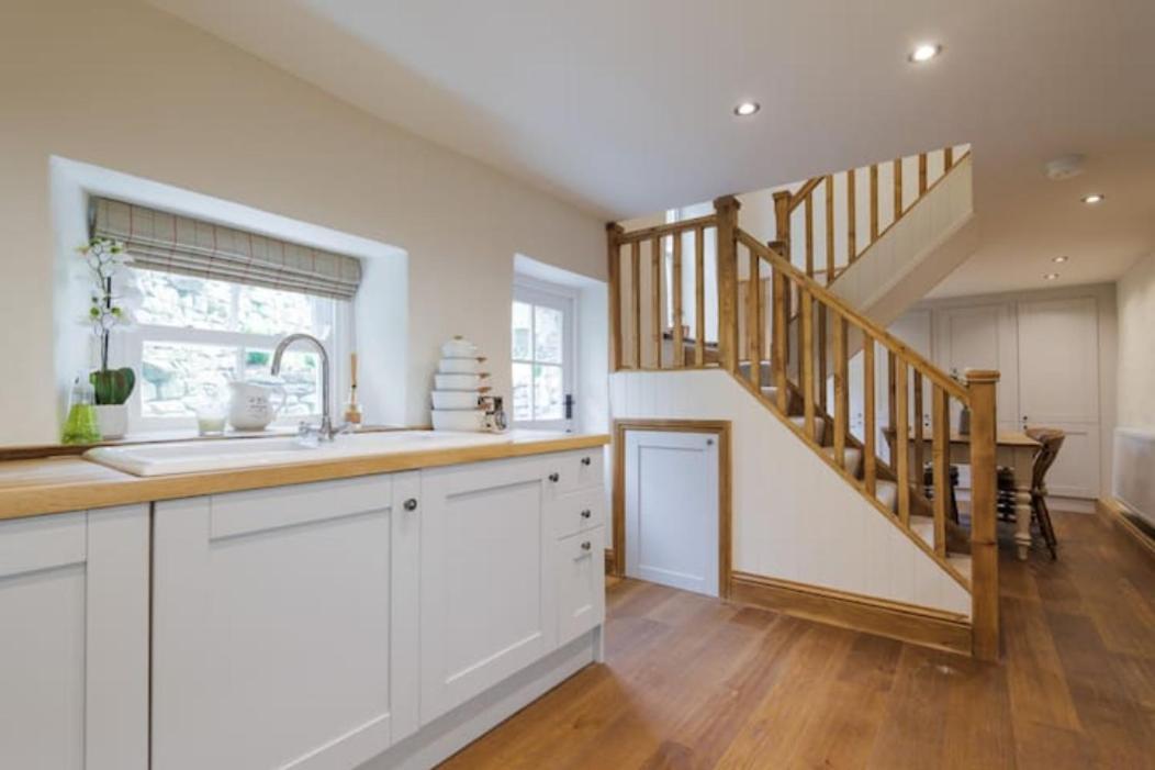 5 Star Cottage On The Green With Log Burner - Dog Friendly Austwick Zewnętrze zdjęcie