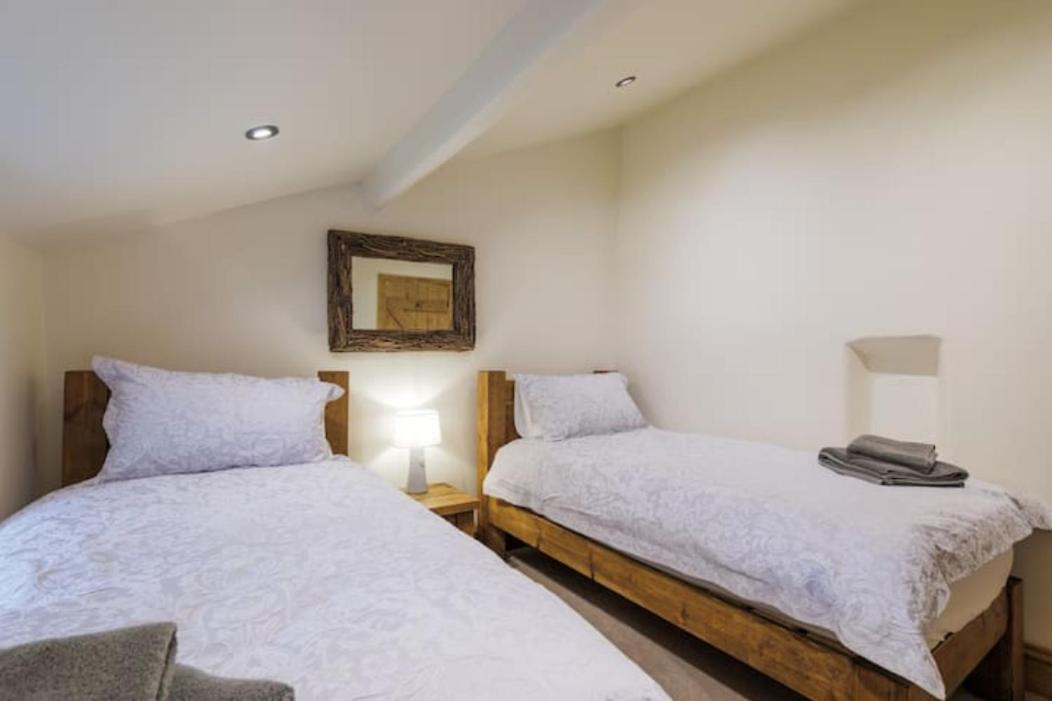 5 Star Cottage On The Green With Log Burner - Dog Friendly Austwick Zewnętrze zdjęcie