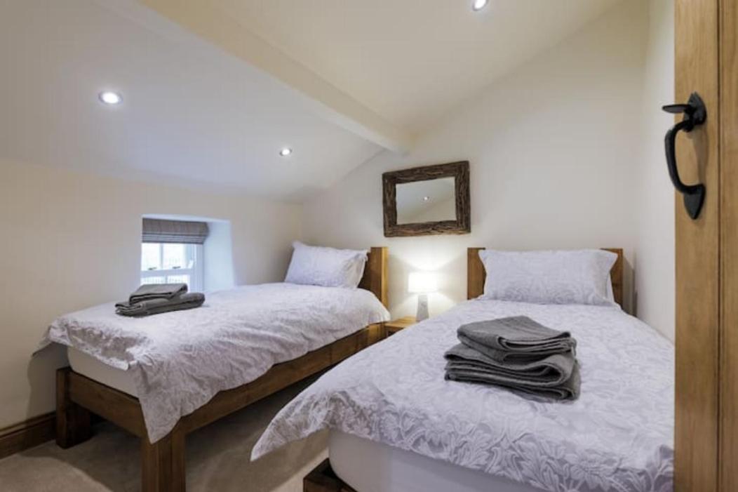 5 Star Cottage On The Green With Log Burner - Dog Friendly Austwick Zewnętrze zdjęcie