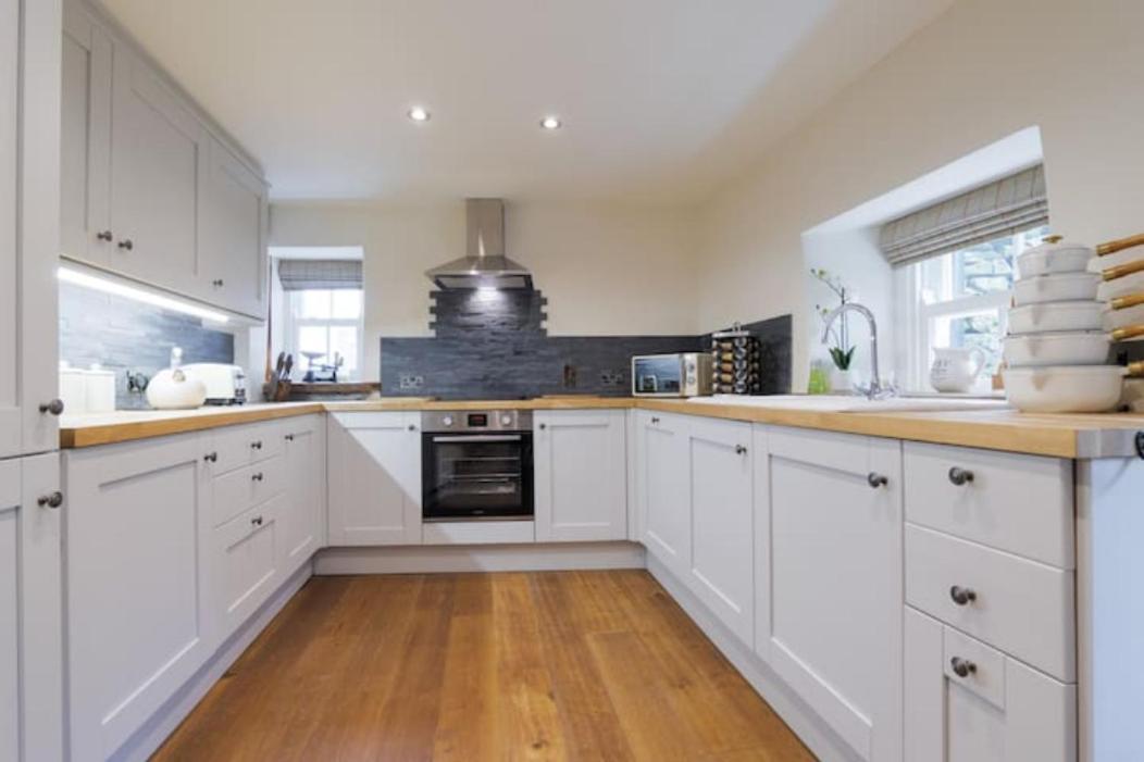 5 Star Cottage On The Green With Log Burner - Dog Friendly Austwick Zewnętrze zdjęcie