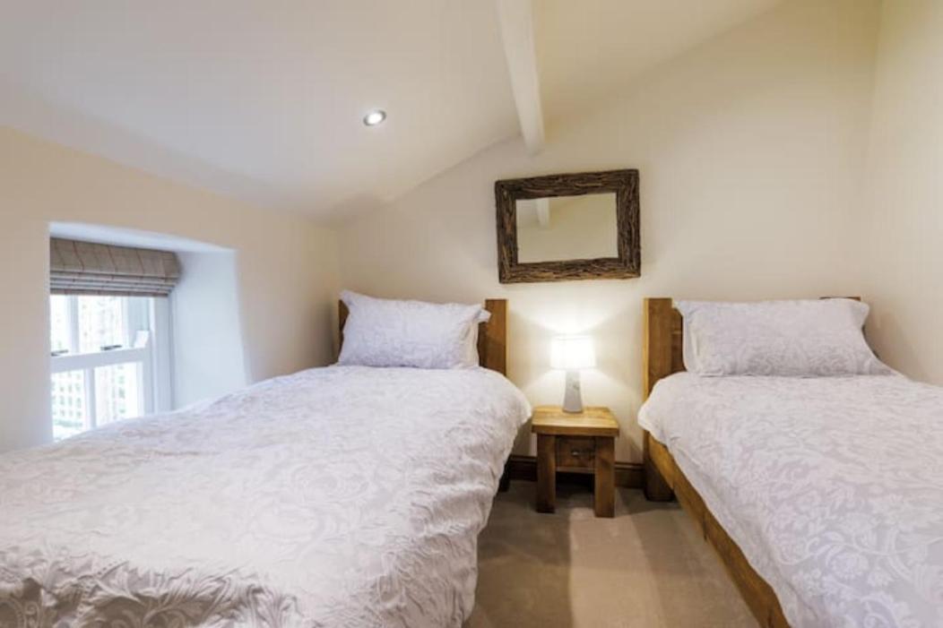 5 Star Cottage On The Green With Log Burner - Dog Friendly Austwick Zewnętrze zdjęcie